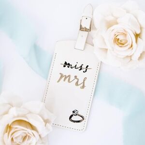 🔷️ Kate Spade New York White Vegan Leather Luggage Tag NWT